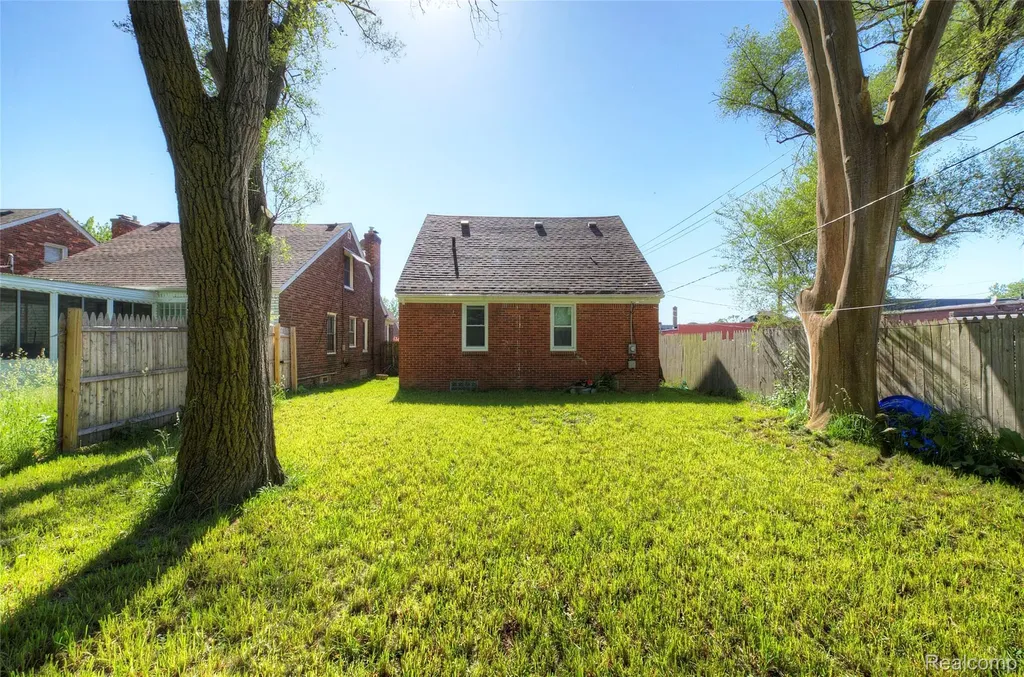 16890 Saint Marys Street Detroit City MI 48235