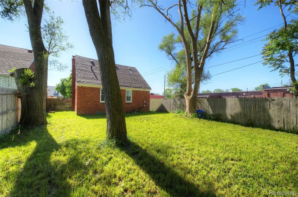 16890 Saint Marys Street Detroit City MI 48235