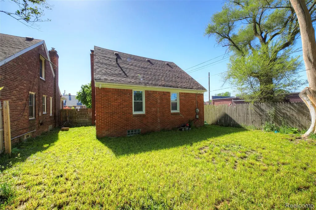 16890 Saint Marys Street Detroit City MI 48235