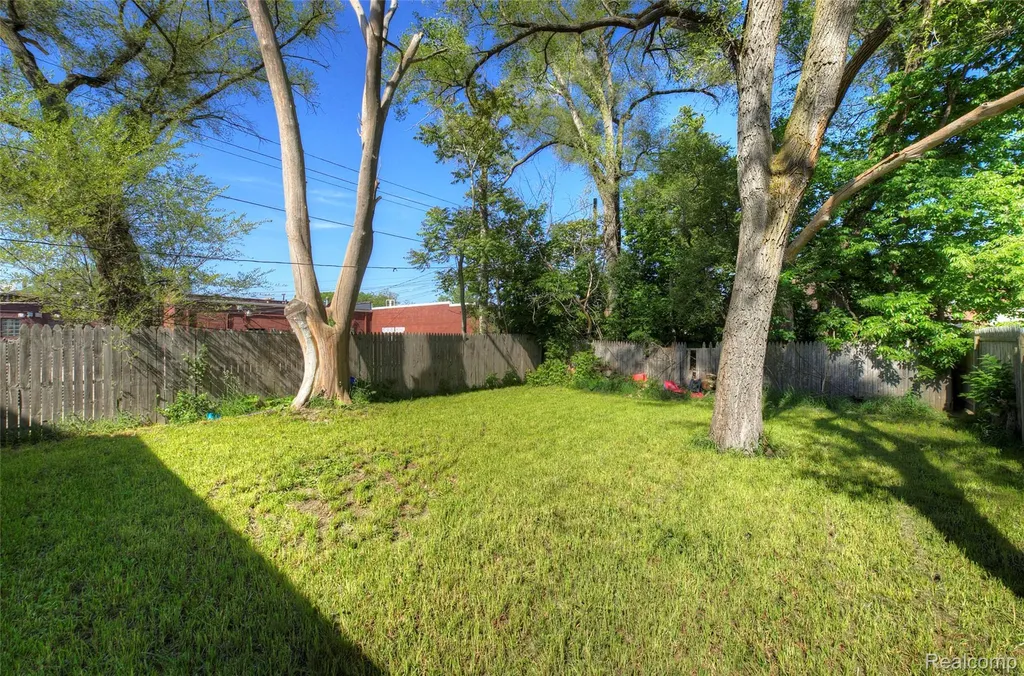 16890 Saint Marys Street Detroit City MI 48235