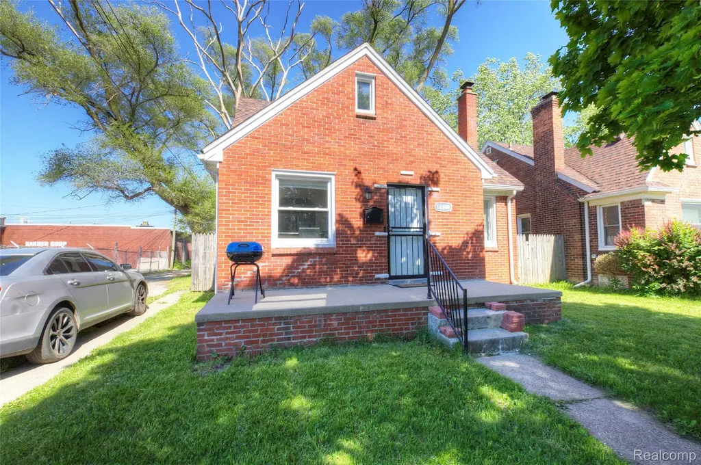 16890 Saint Marys Street Detroit City MI 48235
