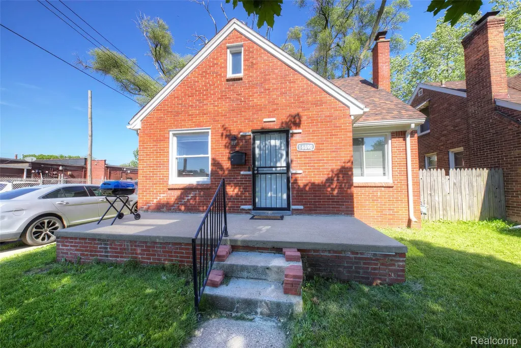 16890 Saint Marys Street Detroit City MI 48235