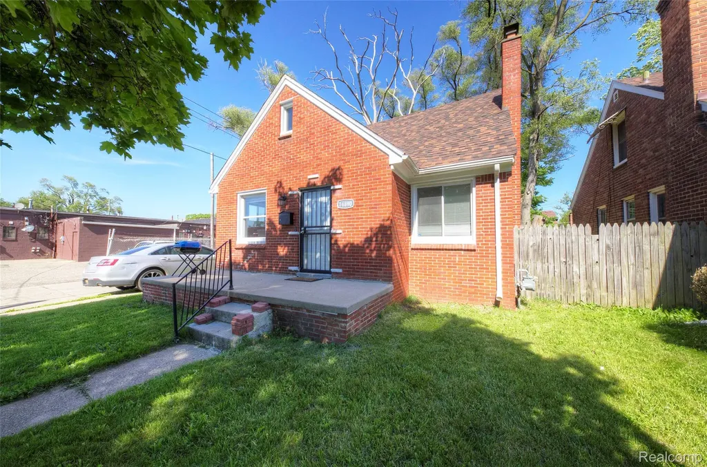 16890 Saint Marys Street Detroit City MI 48235