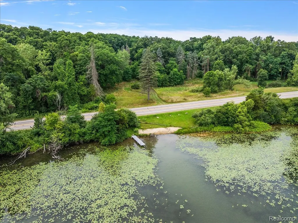 2770 Bogie Lake Road White Lake Charter Township MI 48386