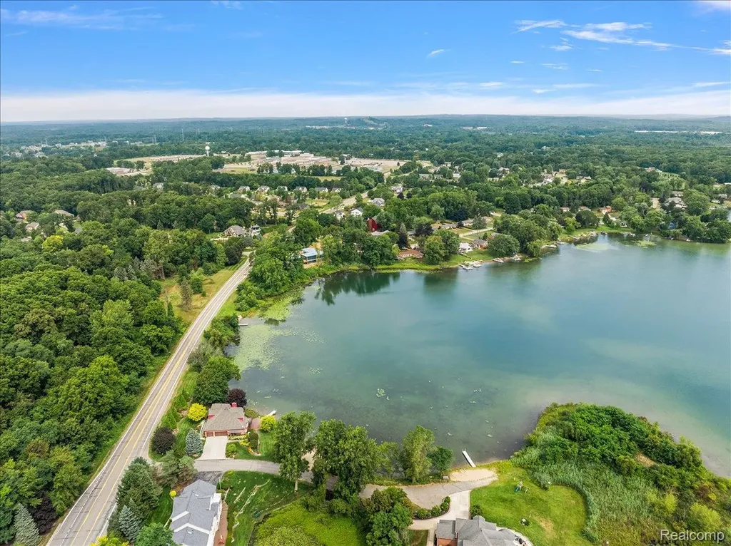 2770 Bogie Lake Road White Lake Charter Township MI 48386