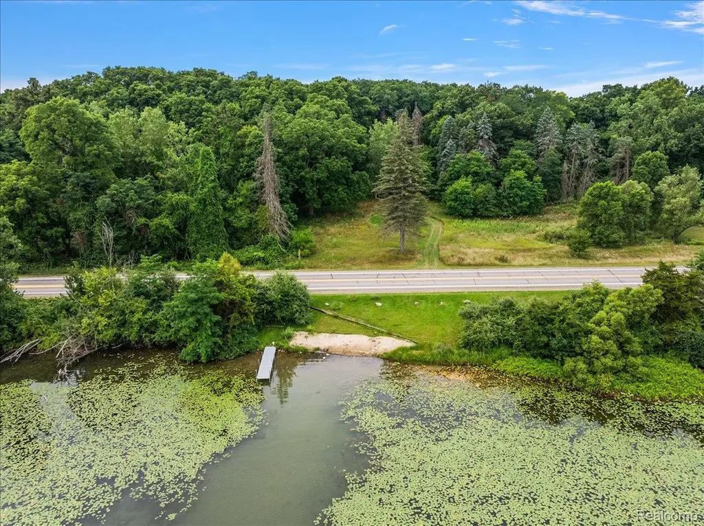 2770 Bogie Lake Road White Lake Charter Township MI 48386