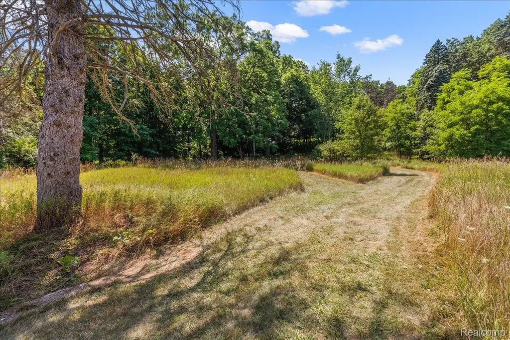 2770 Bogie Lake Road White Lake Charter Township MI 48386