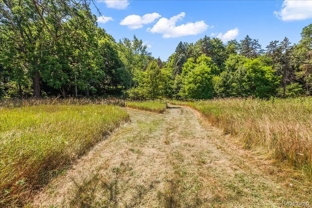 2770 Bogie Lake Road White Lake Charter Township MI 48386