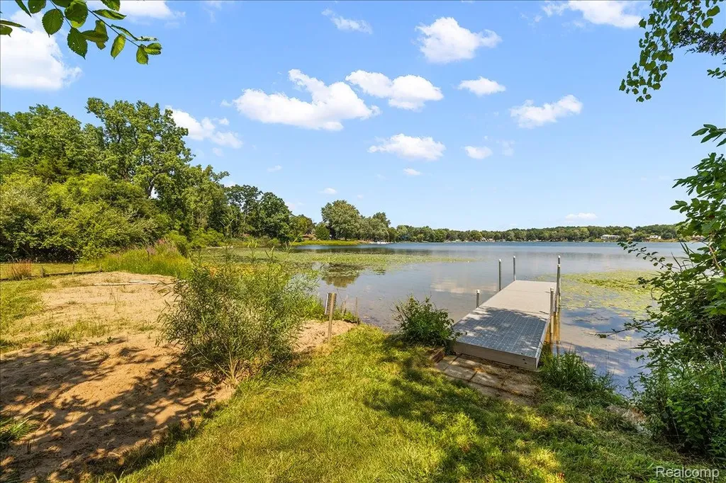 2770 Bogie Lake Road White Lake Charter Township MI 48386