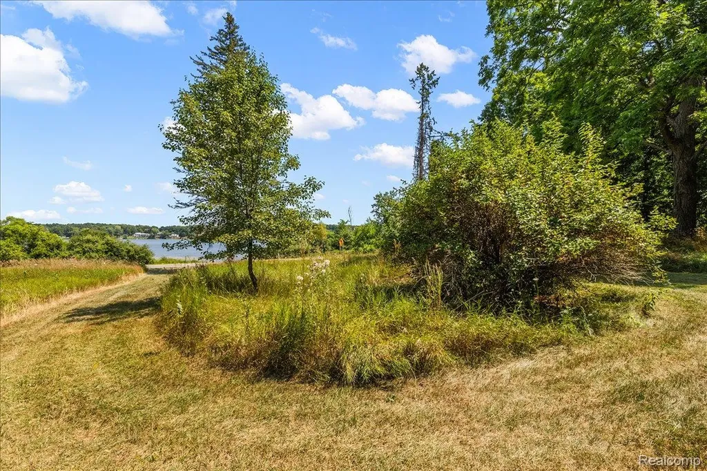 2770 Bogie Lake Road White Lake Charter Township MI 48386