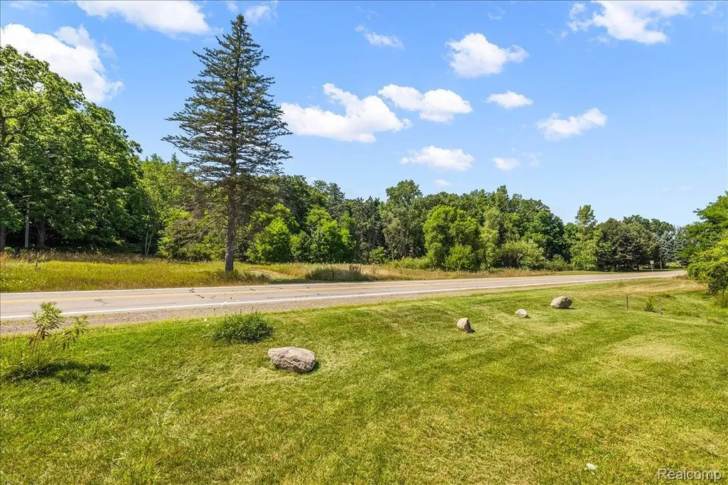 2770 Bogie Lake Road White Lake Charter Township MI 48386