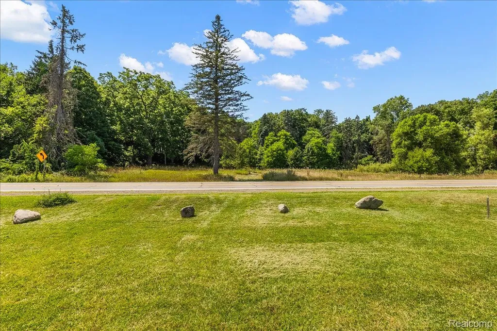 2770 Bogie Lake Road White Lake Charter Township MI 48386
