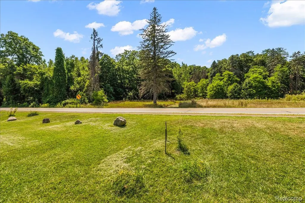 2770 Bogie Lake Road White Lake Charter Township MI 48386