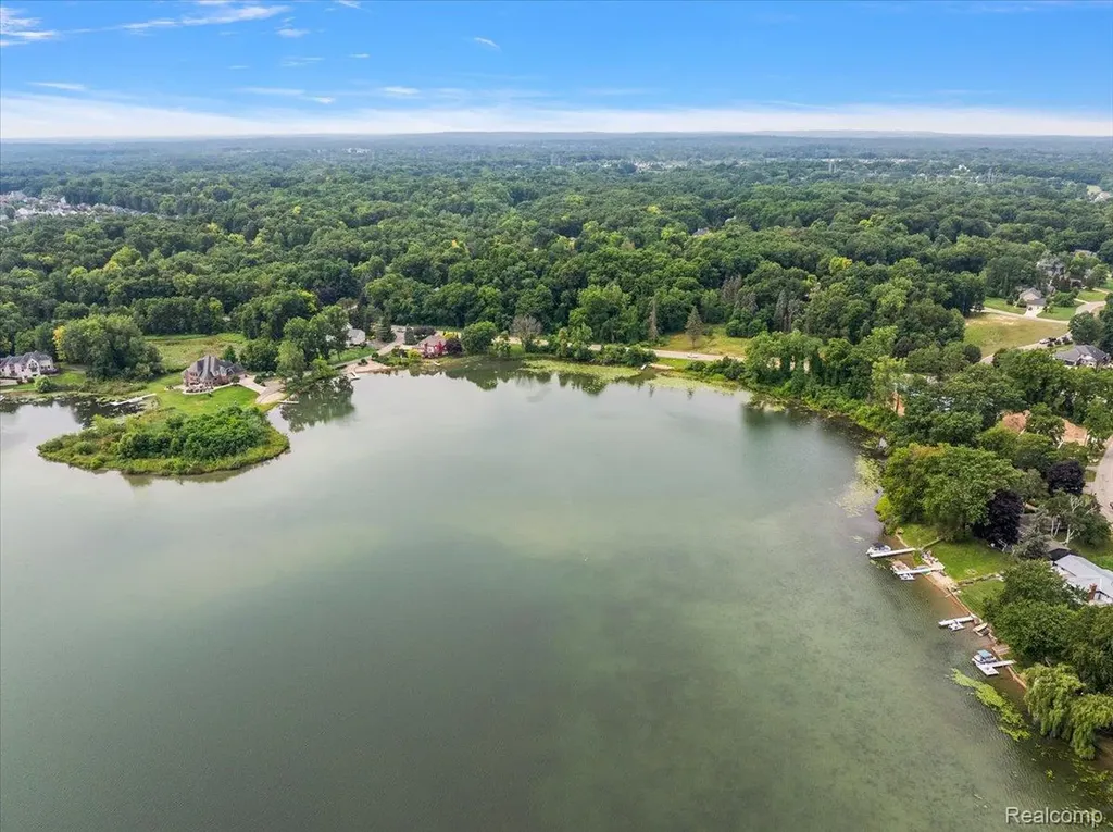 2770 Bogie Lake Road White Lake Charter Township MI 48386