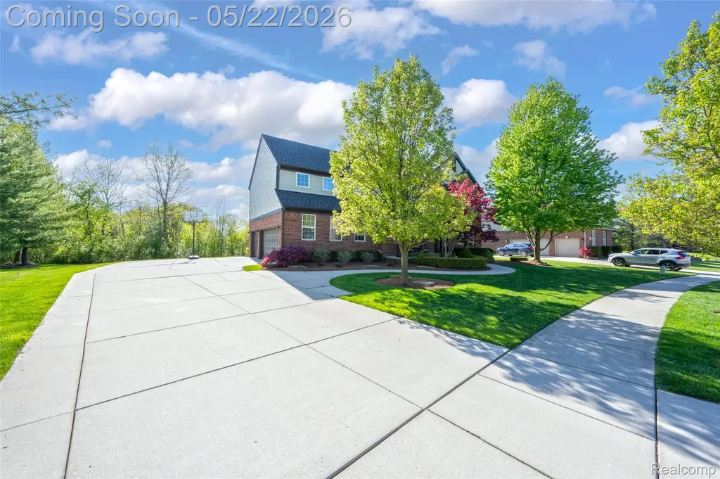 61036 Winterberry Drive Washington Township MI 48094