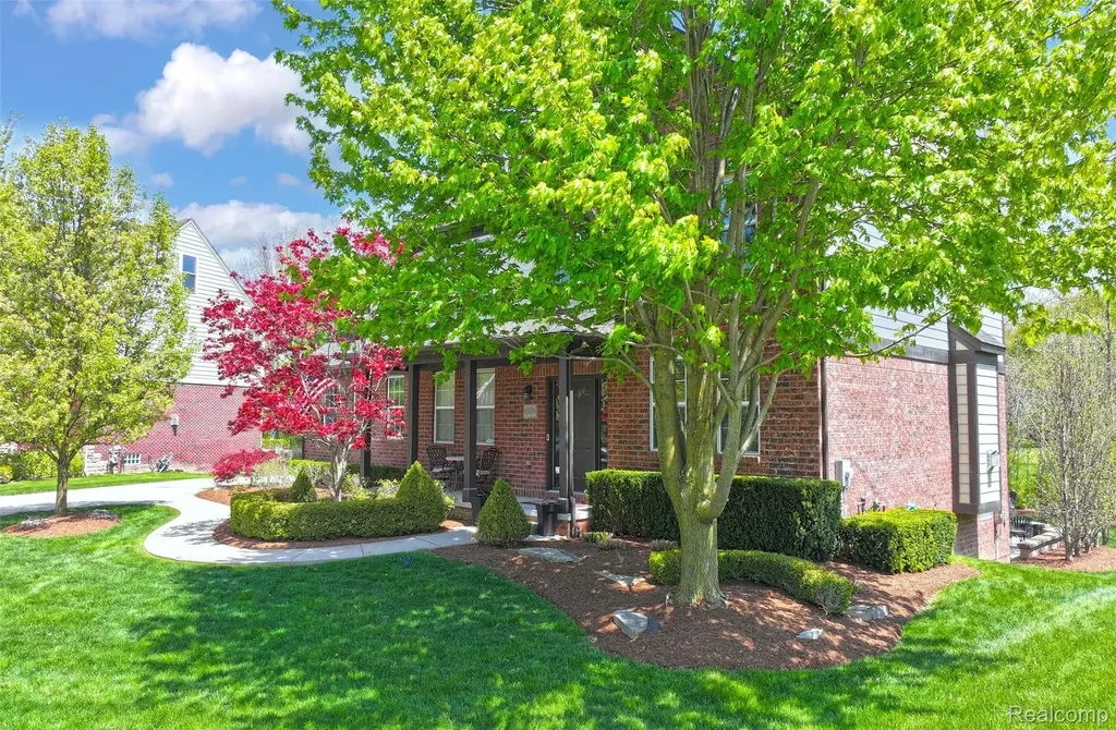 61036 Winterberry Drive Washington Township MI 48094