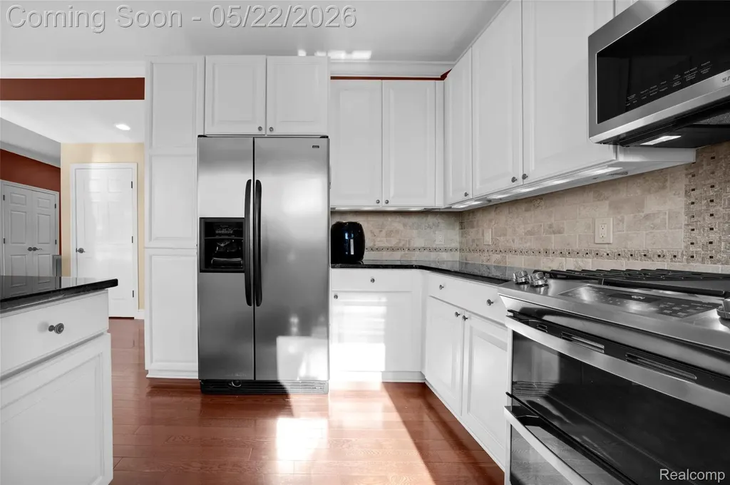 61036 Winterberry Drive Washington Township MI 48094