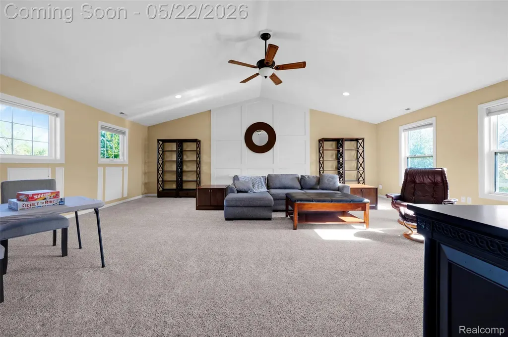 61036 Winterberry Drive Washington Township MI 48094
