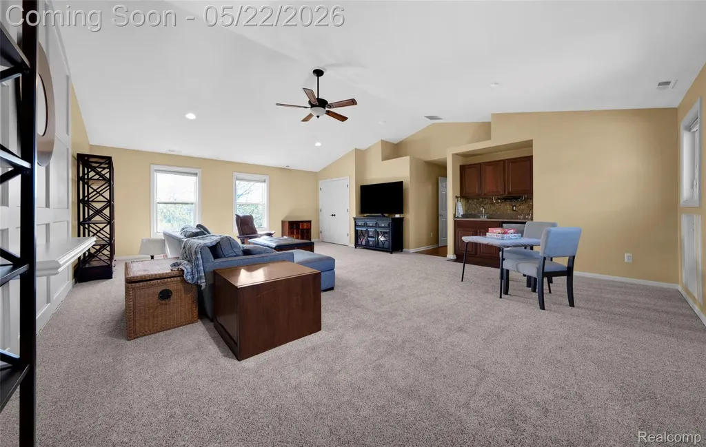 61036 Winterberry Drive Washington Township MI 48094