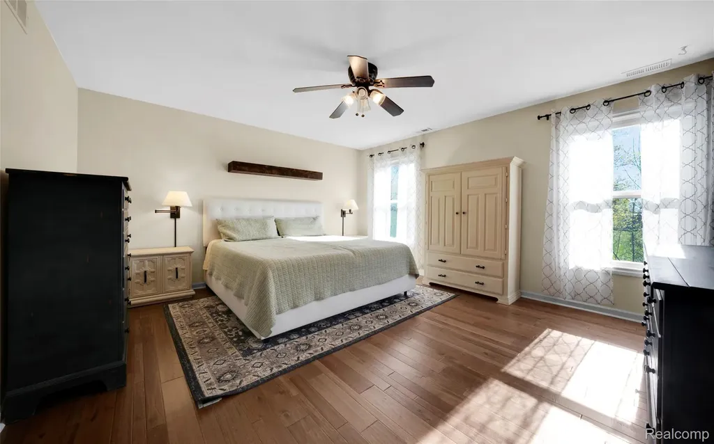 61036 Winterberry Drive Washington Township MI 48094