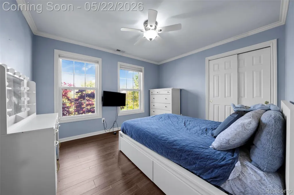 61036 Winterberry Drive Washington Township MI 48094
