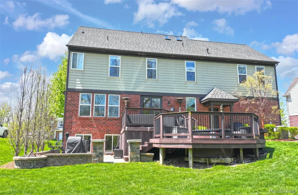 61036 Winterberry Drive Washington Township MI 48094