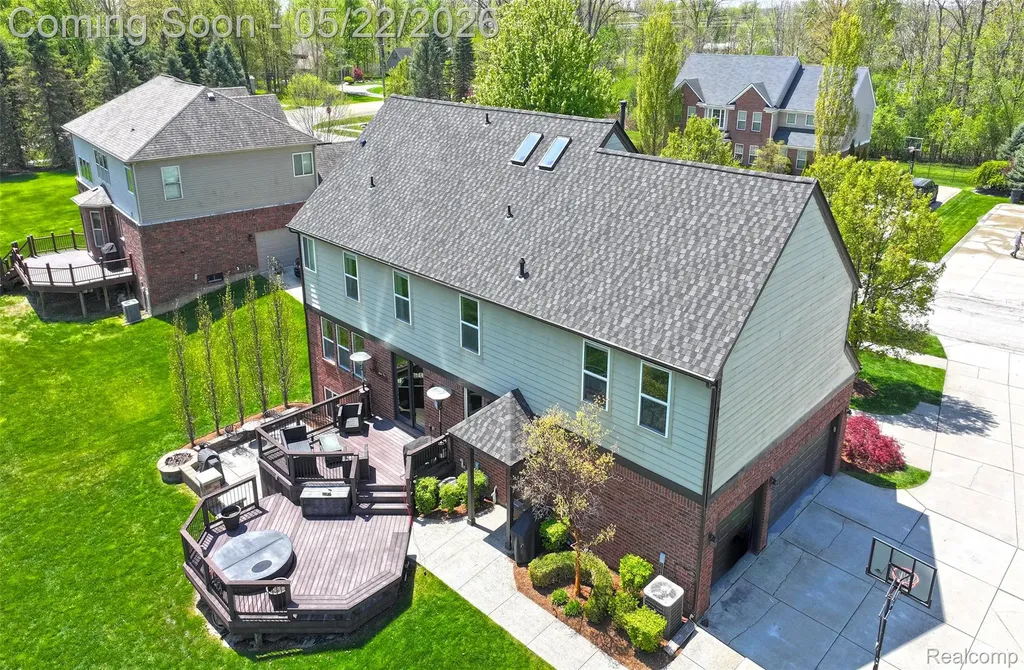 61036 Winterberry Drive Washington Township MI 48094