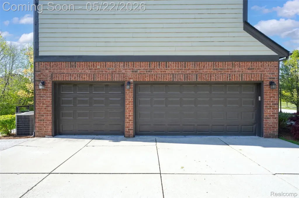 61036 Winterberry Drive Washington Township MI 48094
