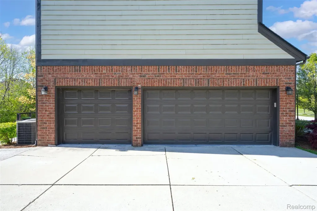 61036 Winterberry Drive Washington Township MI 48094