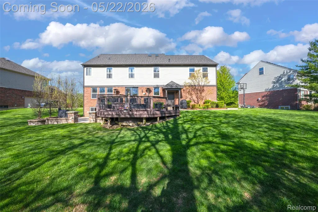 61036 Winterberry Drive Washington Township MI 48094