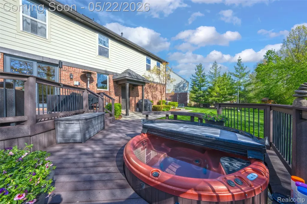 61036 Winterberry Drive Washington Township MI 48094