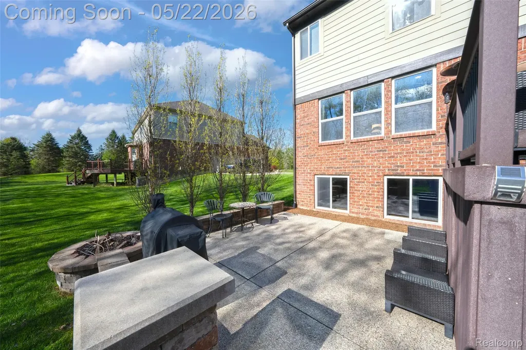 61036 Winterberry Drive Washington Township MI 48094