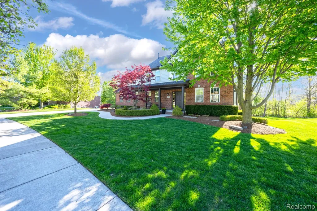 61036 Winterberry Drive Washington Township MI 48094