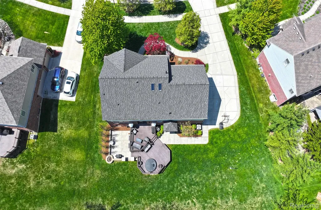 61036 Winterberry Drive Washington Township MI 48094