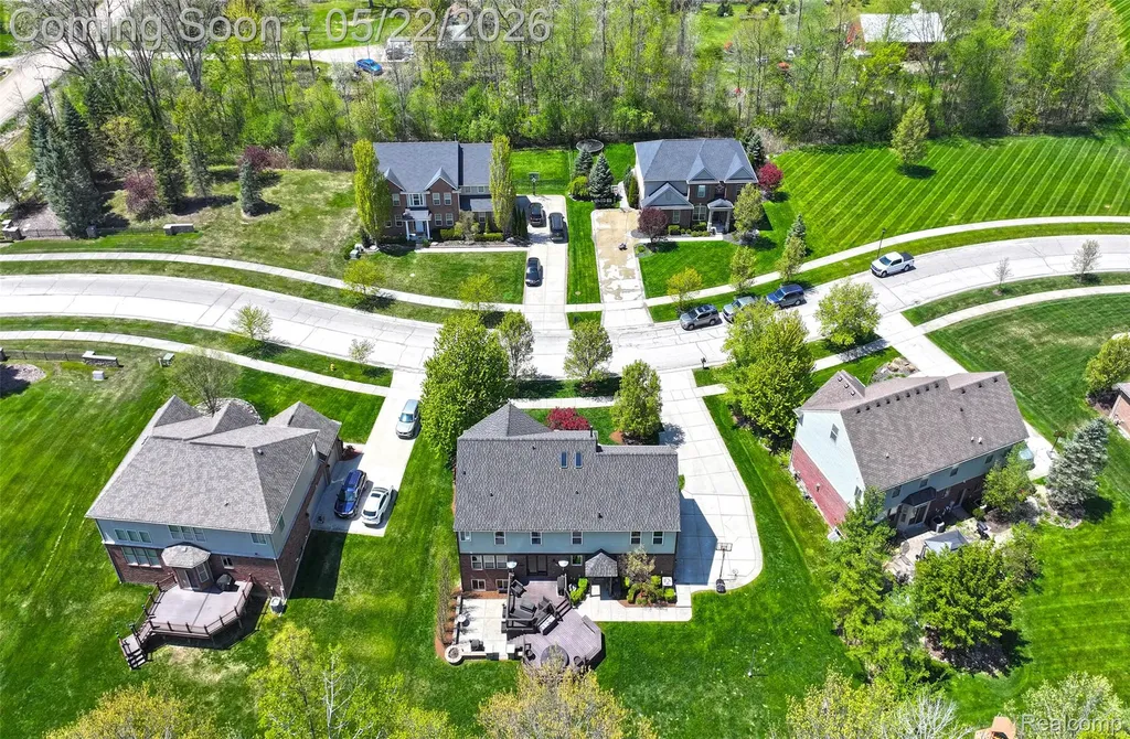 61036 Winterberry Drive Washington Township MI 48094