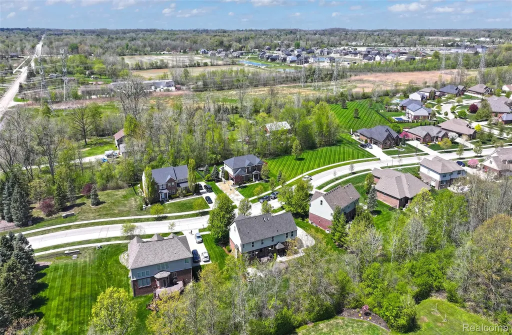 61036 Winterberry Drive Washington Township MI 48094