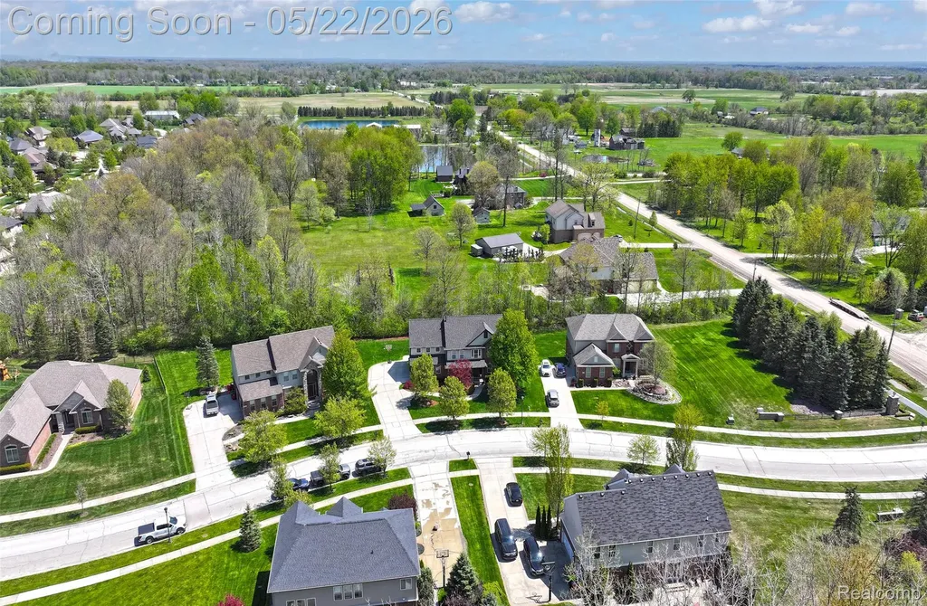 61036 Winterberry Drive Washington Township MI 48094