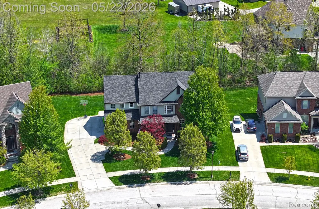 61036 Winterberry Drive Washington Township MI 48094
