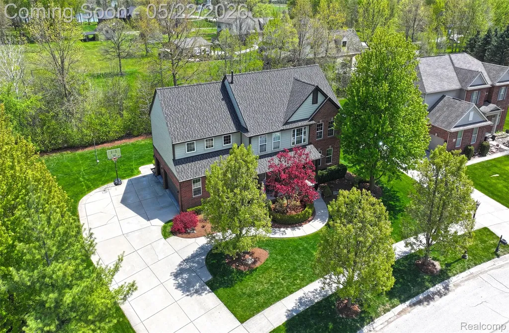 61036 Winterberry Drive Washington Township MI 48094
