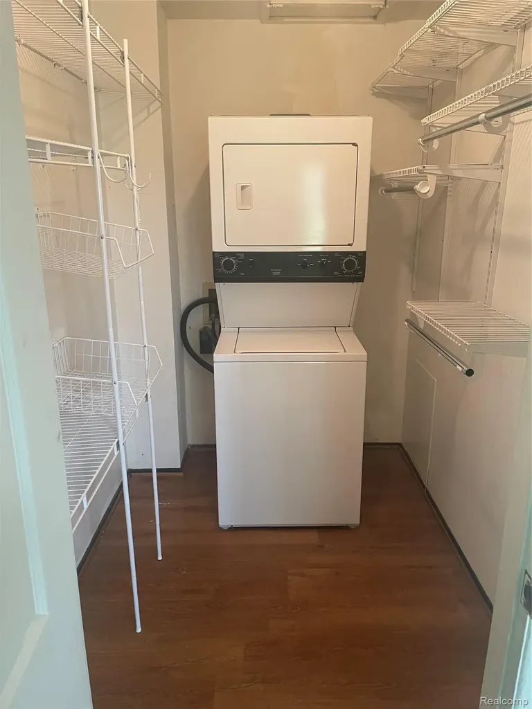 40524 Newport Drive Plymouth Charter Township MI 48170