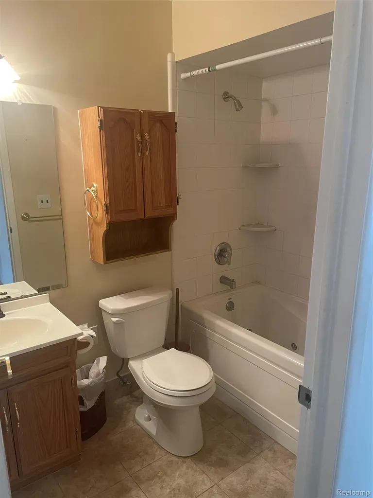 40524 Newport Drive Plymouth Charter Township MI 48170