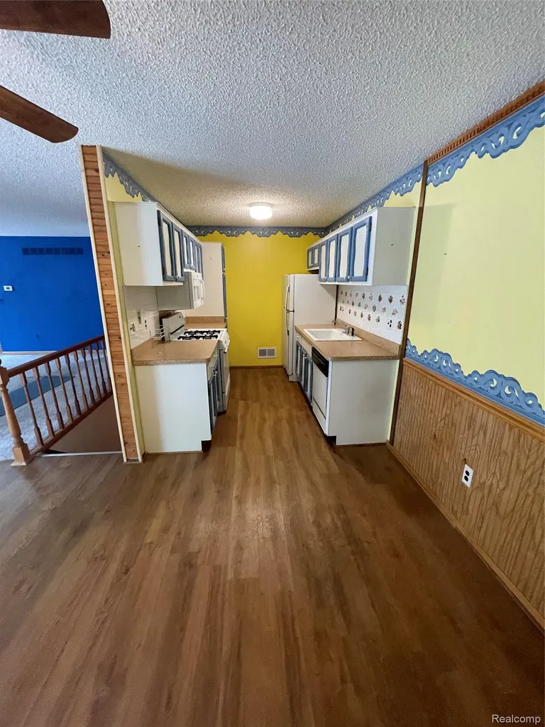 40524 Newport Drive Plymouth Charter Township MI 48170