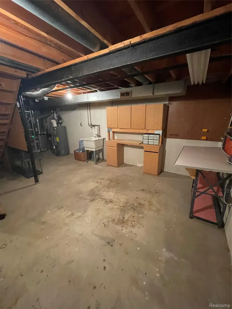 40524 Newport Drive Plymouth Charter Township MI 48170