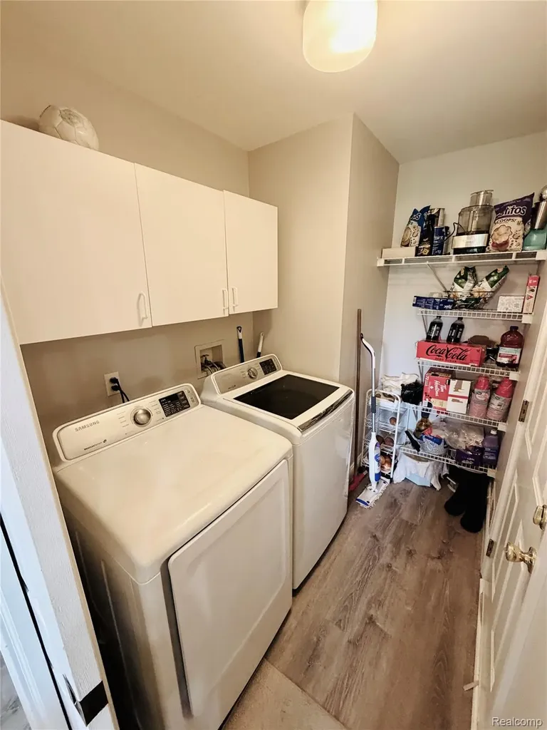 46758 Creeks Bend Canton Charter Township MI 48188