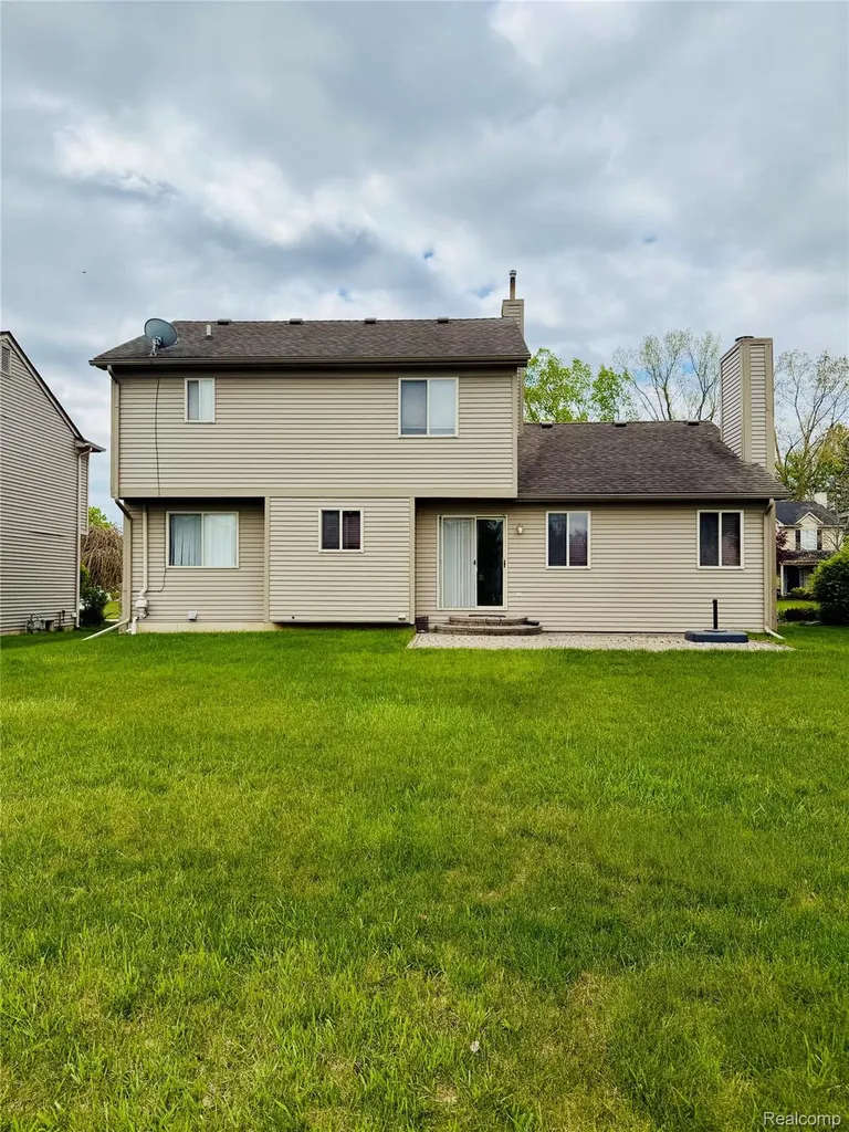 46758 Creeks Bend Canton Charter Township MI 48188