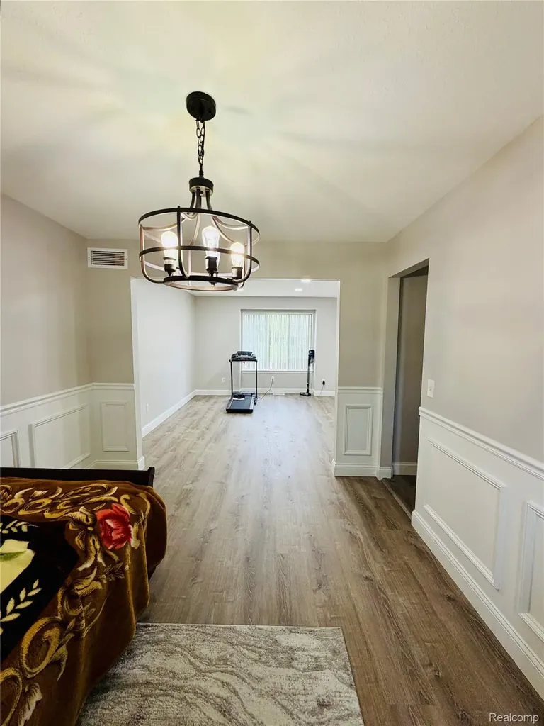 46758 Creeks Bend Canton Charter Township MI 48188
