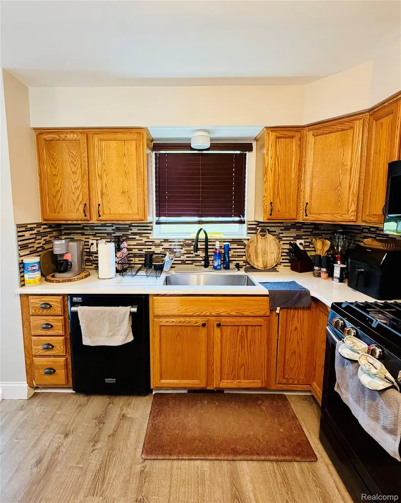 46758 Creeks Bend Canton Charter Township MI 48188