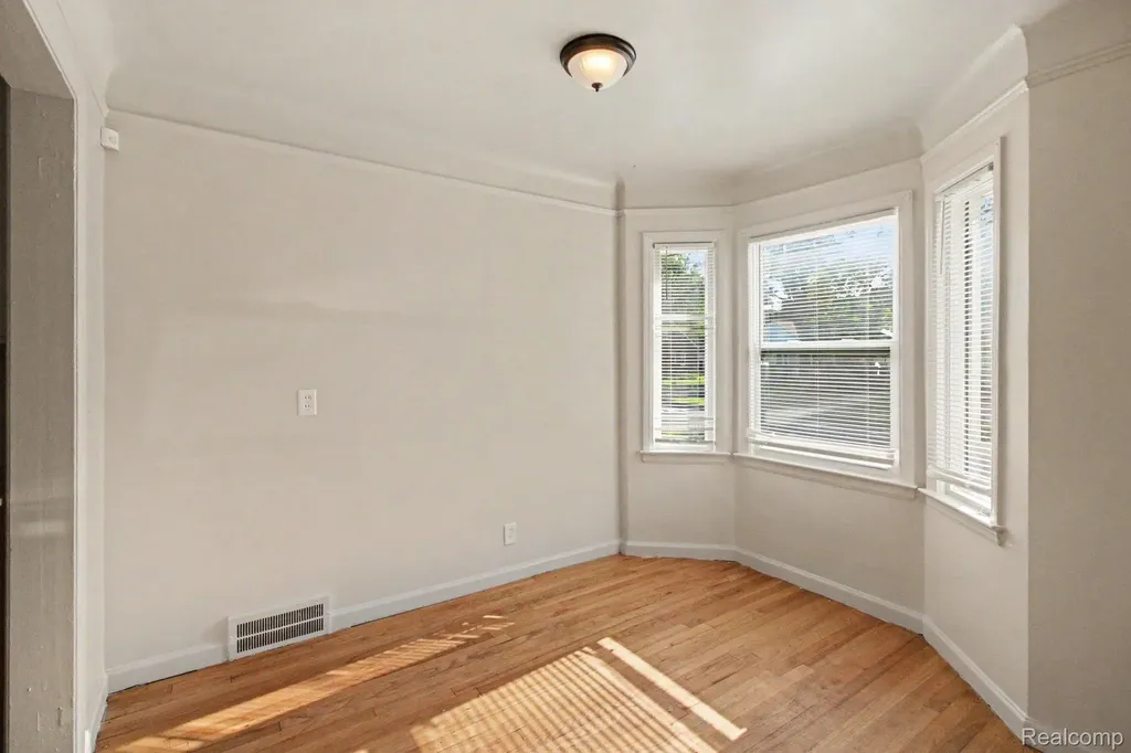 19335 Rutherford Street Detroit City MI 48235