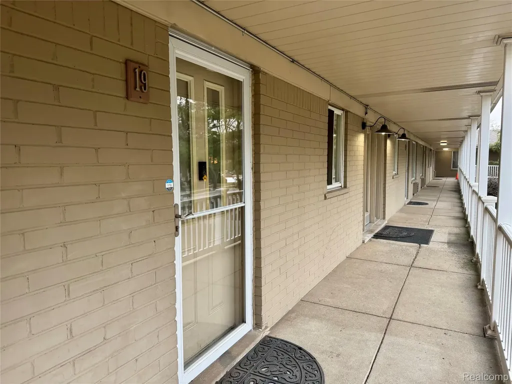475 S Adams Road Birmingham City MI 48009