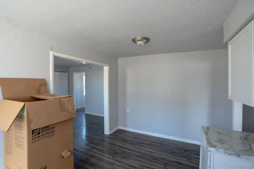 8508 N Saginaw Road Genesee Charter Township MI 48458